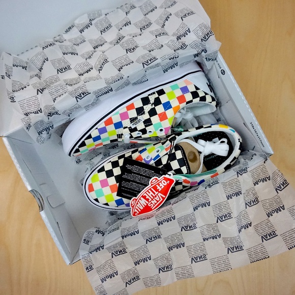 NWT Vans x MoMA Unisex "Checkerboard Comfycush Era" Sneakers - Picture 6 of 8